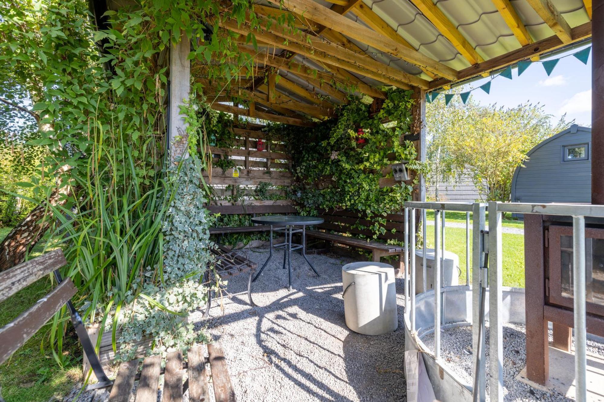 The Little Hide - Adult Only Camping Pods Wigginton  Екстериор снимка
