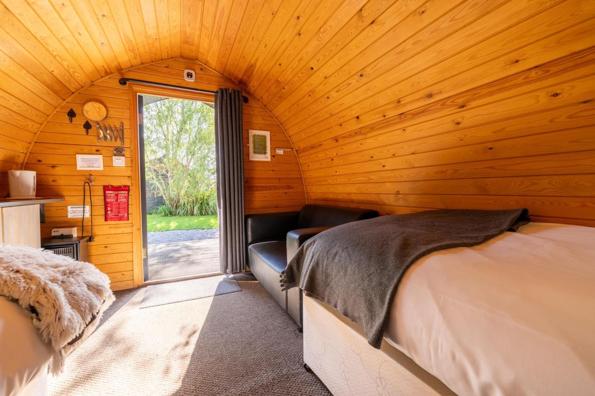 The Little Hide - Adult Only Camping Pods Wigginton  Екстериор снимка