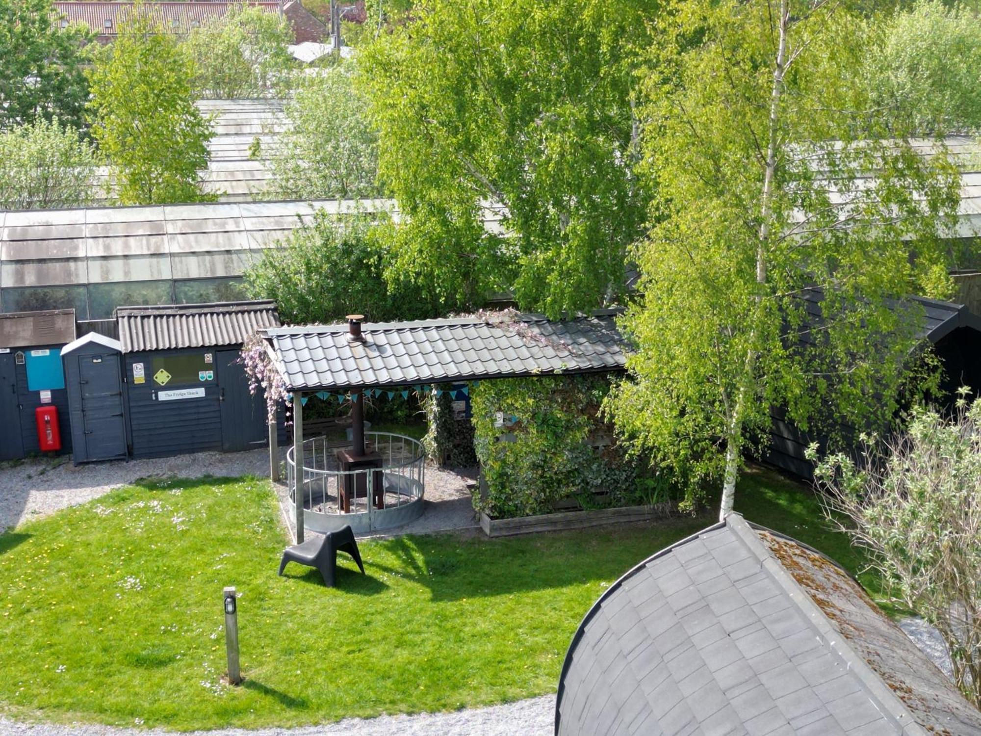 The Little Hide - Adult Only Camping Pods Wigginton  Екстериор снимка
