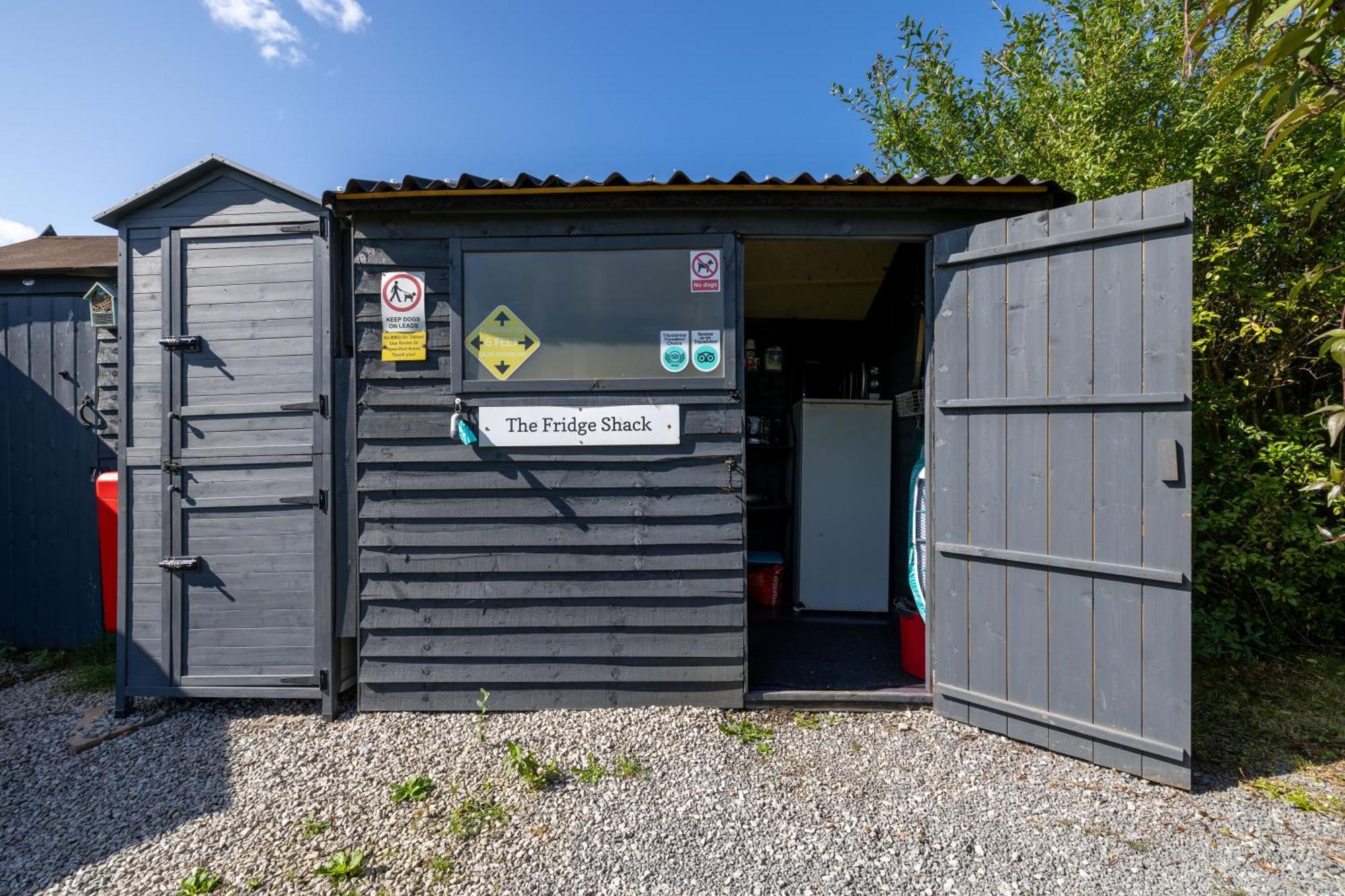 The Little Hide - Adult Only Camping Pods Wigginton  Екстериор снимка