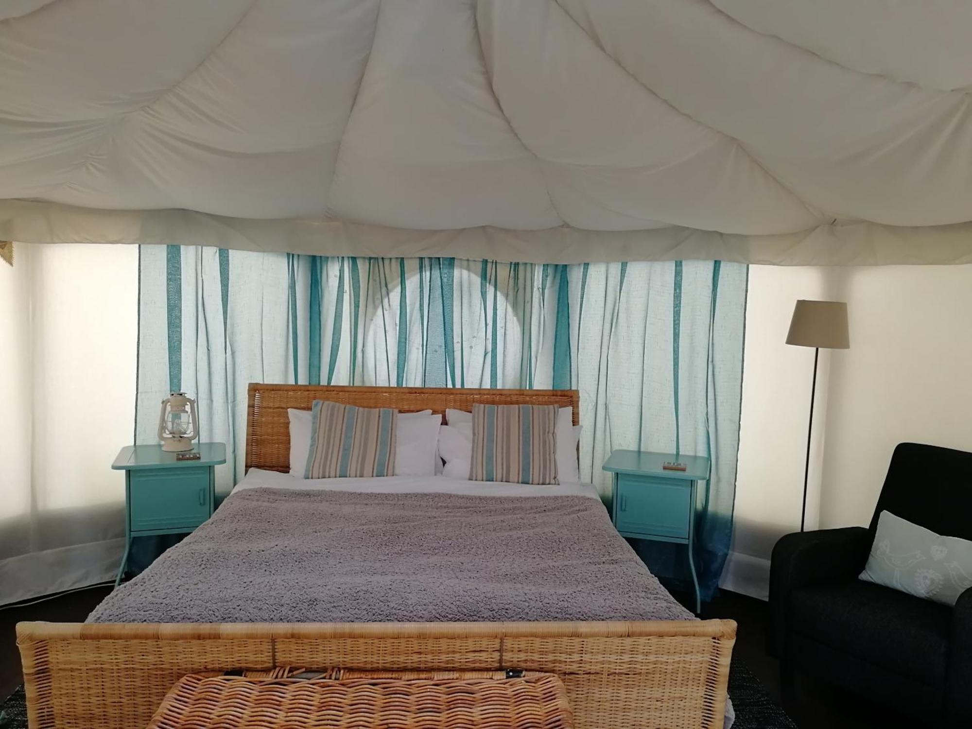 The Little Hide - Adult Only Camping Pods Wigginton  Екстериор снимка